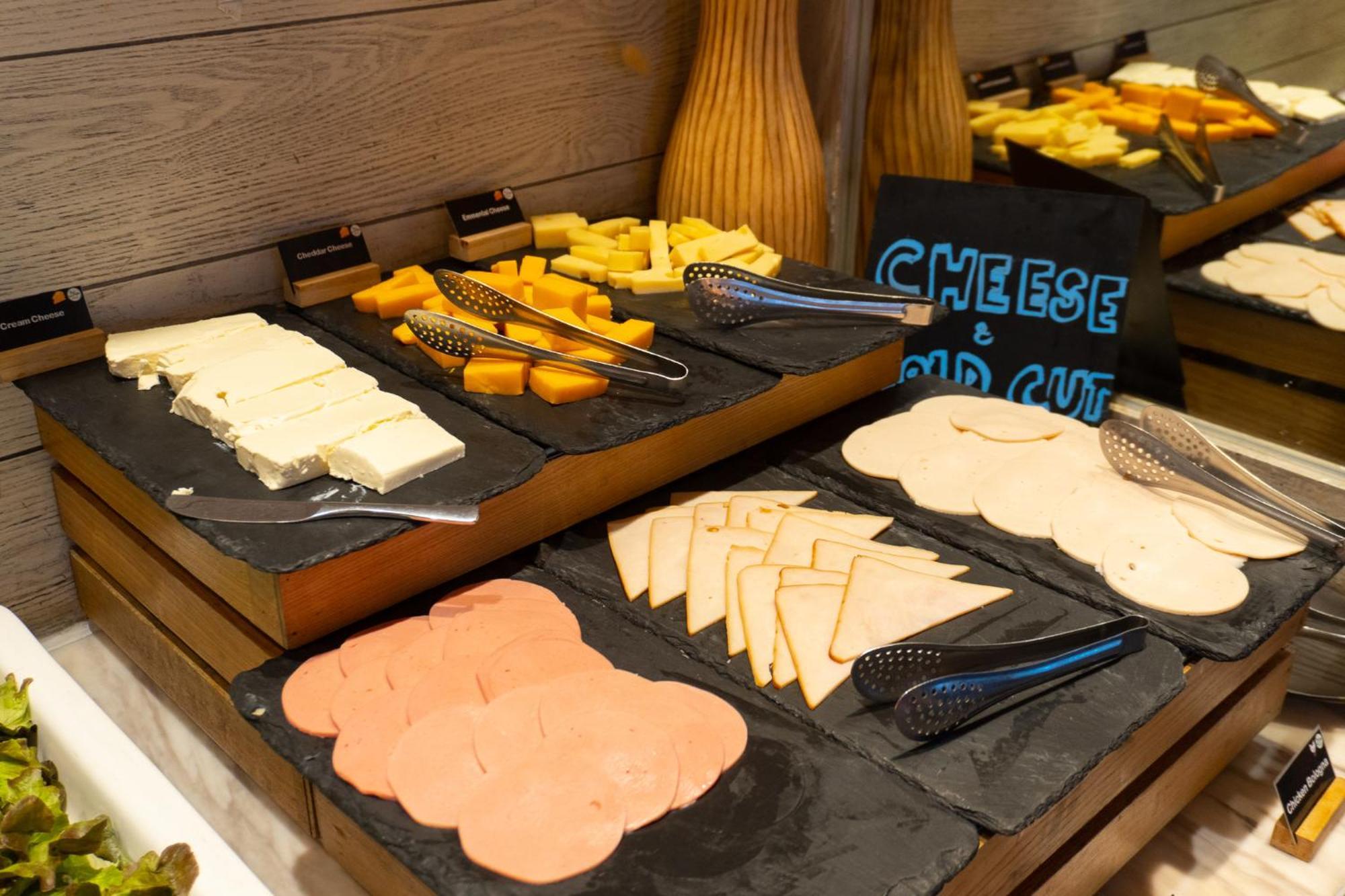 Moevenpick Hotel Sukhumvit 15 Бангкок Экстерьер фото Cheese and cold cuts