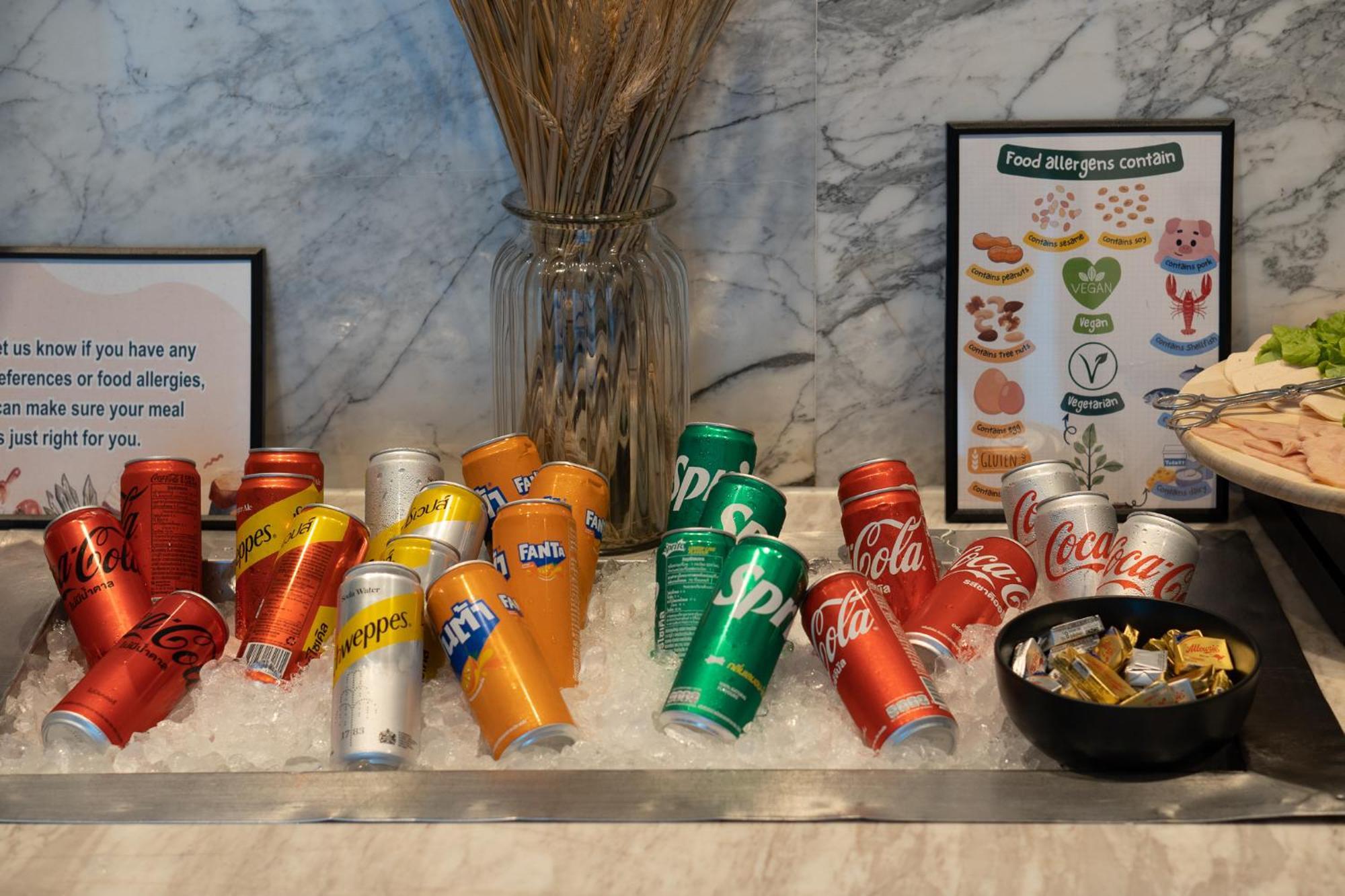 Moevenpick Hotel Sukhumvit 15 Бангкок Экстерьер фото Soft drinks