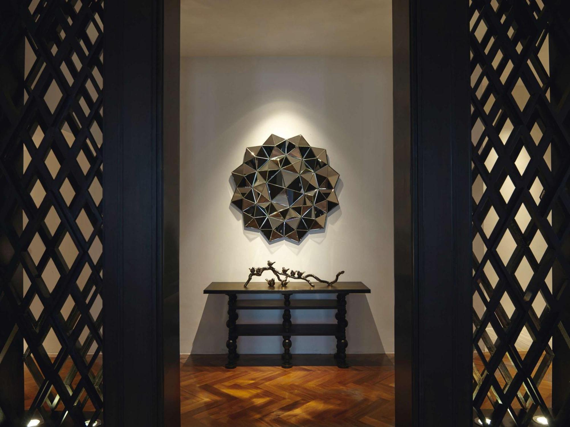 Moevenpick Hotel Sukhumvit 15 Бангкок Экстерьер фото The interior of the hotel