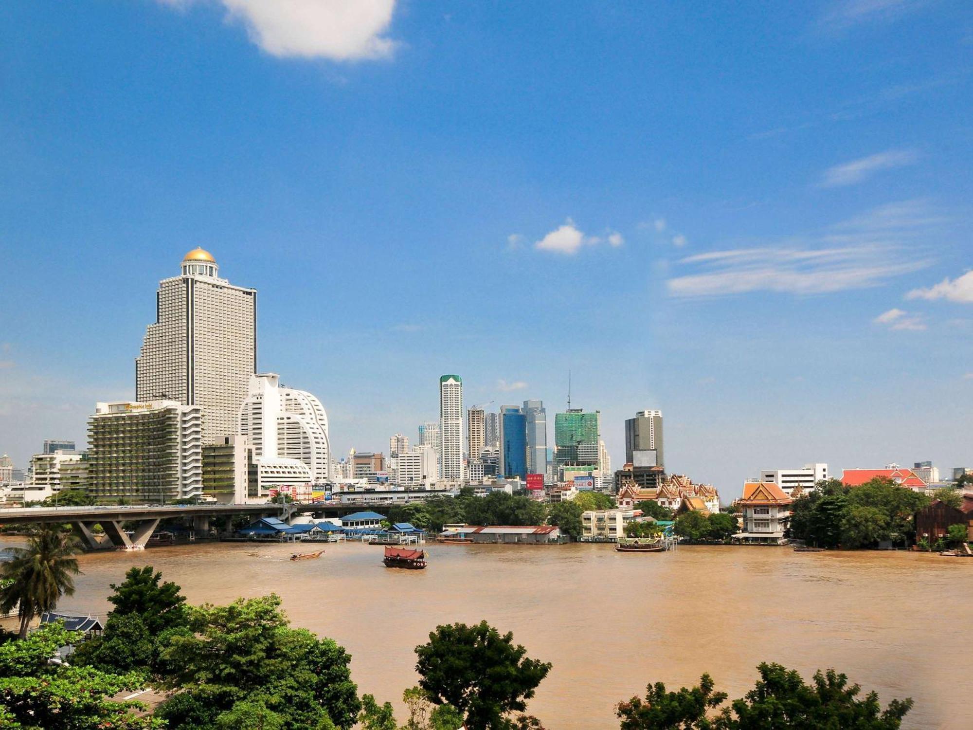 Moevenpick Hotel Sukhumvit 15 Бангкок Экстерьер фото Chao Phraya River