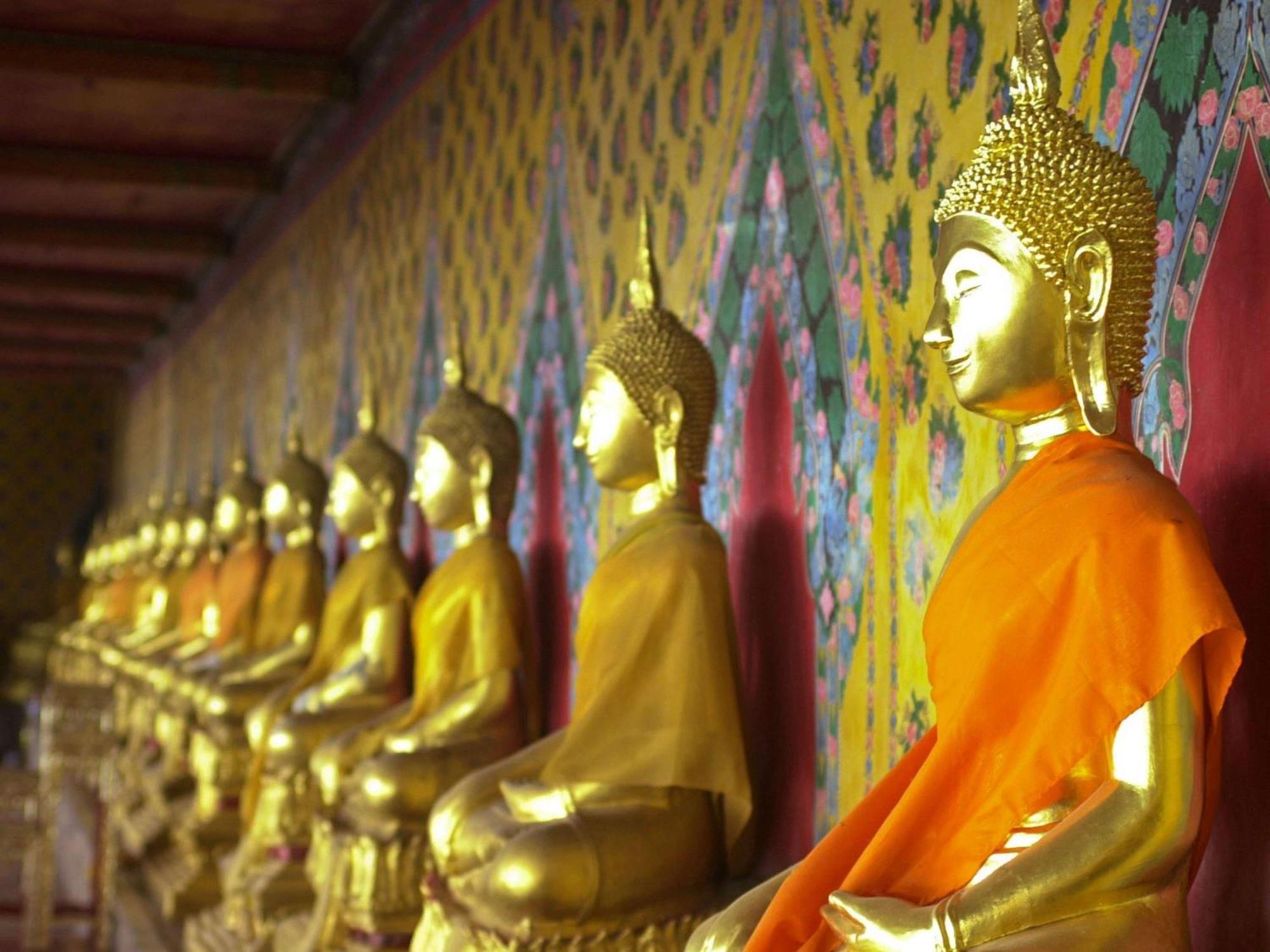 Moevenpick Hotel Sukhumvit 15 Бангкок Экстерьер фото The Buddha