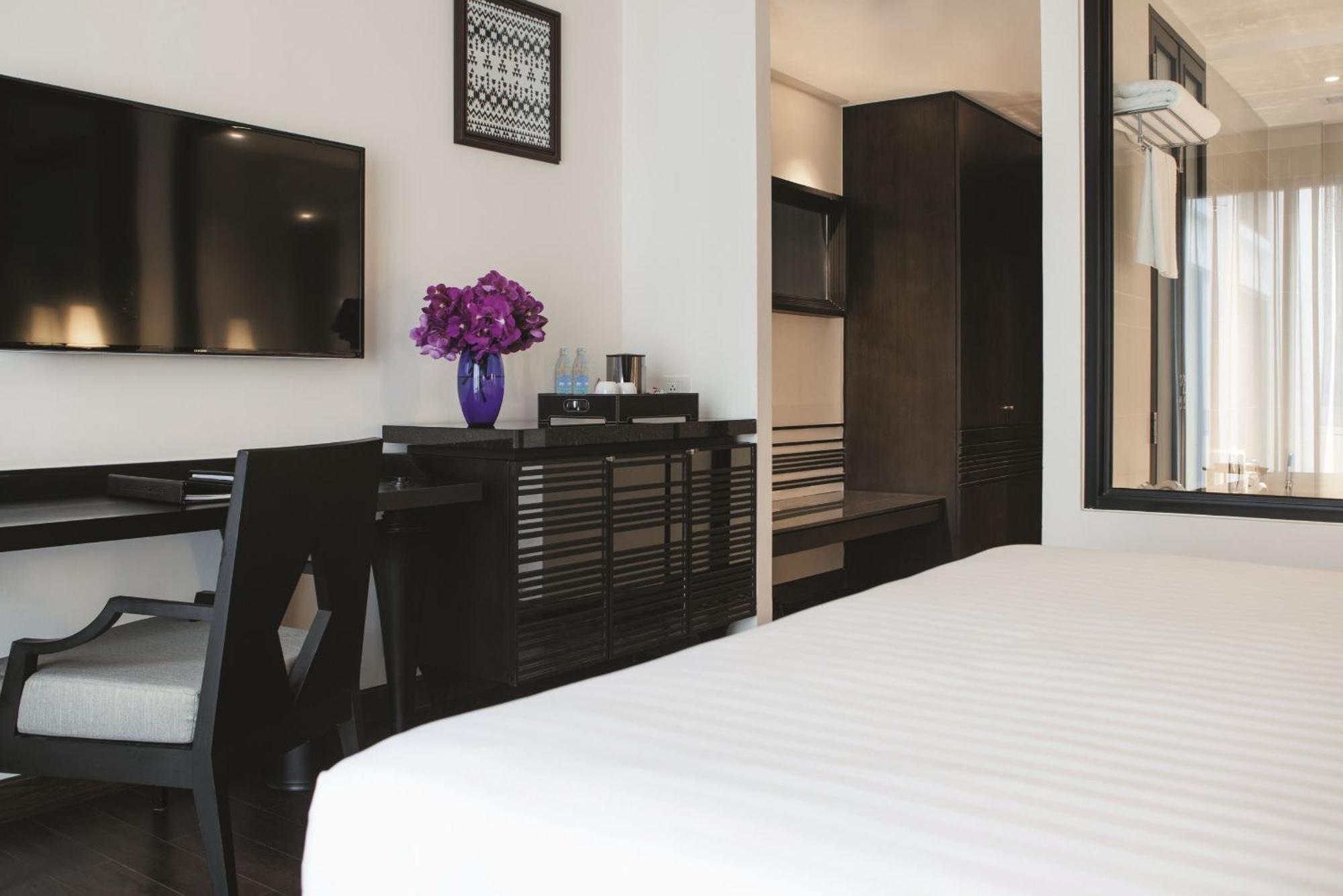 Moevenpick Hotel Sukhumvit 15 Бангкок Экстерьер фото